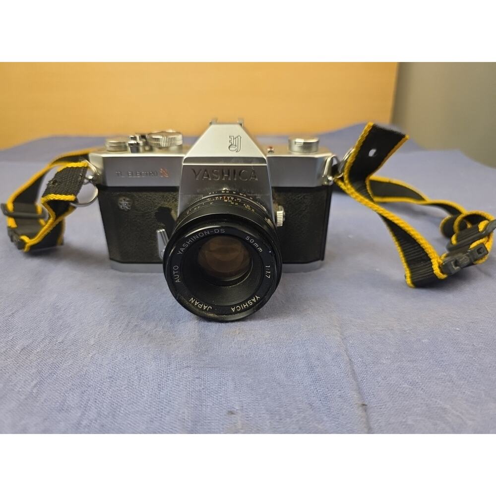 Yashica TL Electro-X 35mm SLR Film Camera with 50mm 1:1.7‎ Yashinon DS Lens.